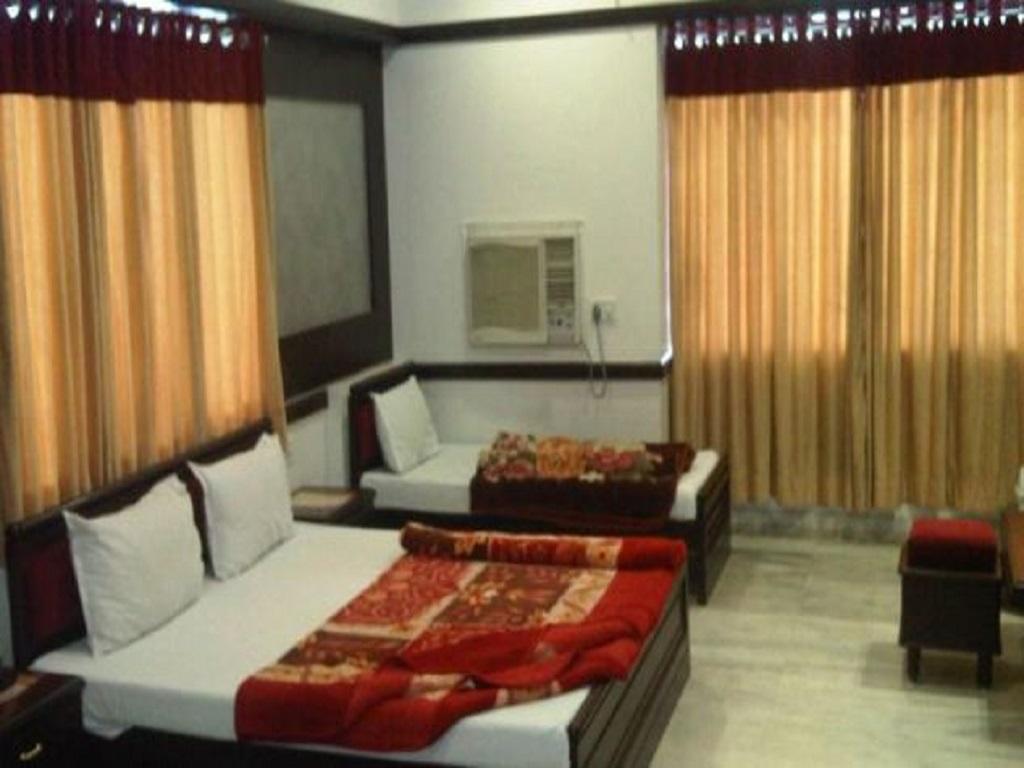 Hotel Ambaji International Ranpur Buitenkant foto